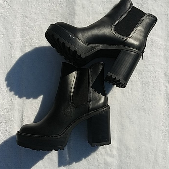 Madden Girl Shoes - 🌟SOLD🌟Madden Girl Platform boot 11
